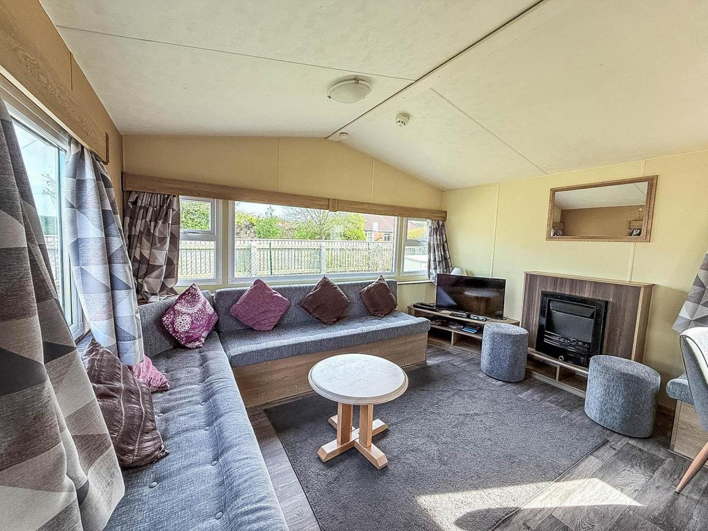 Lovely 6 Berth Caravan At Sunnydale Holiday Park Ref 35375S Louth  Ngoại thất bức ảnh